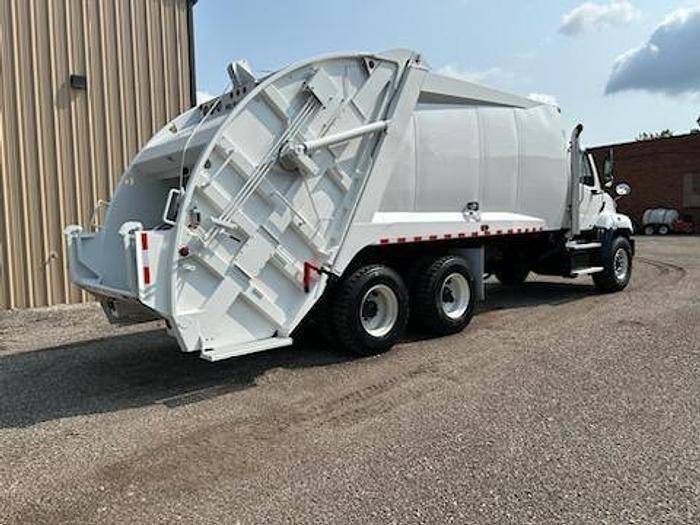 Used 2014 FREIGHTLINER REAR LOAD TRUCK
