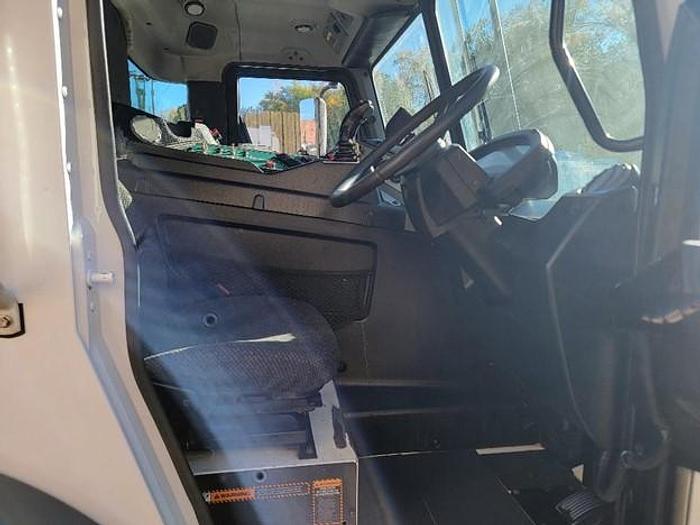 Used 2018 MACK AUTOMATED SIDE LOAD TRUCK