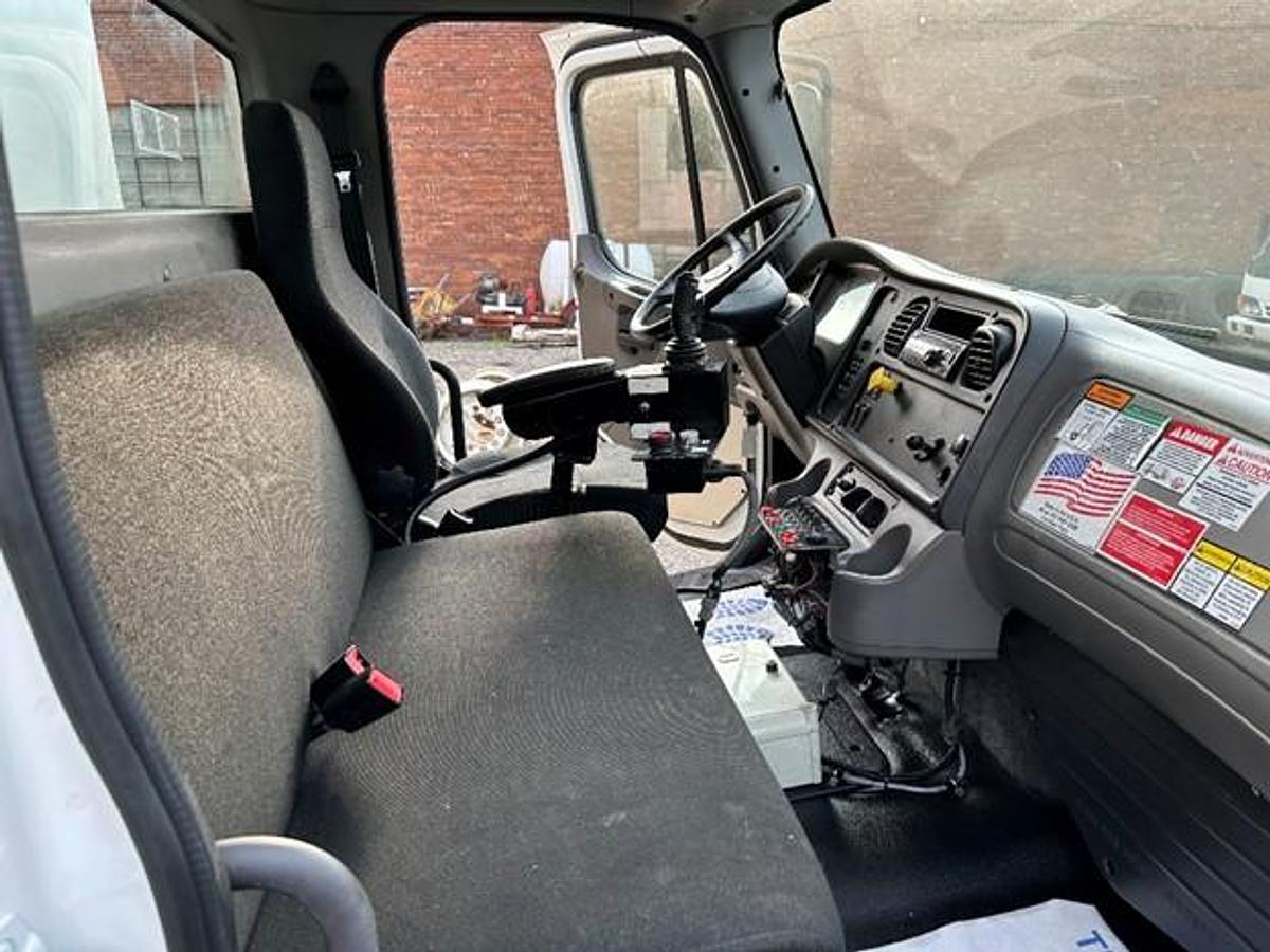 Used 2018 FREIGHTLINER AUTOMATED SATELLITE TRUCK