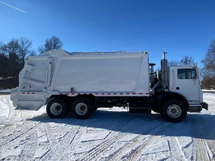Used 2007 MACK REAR LOAD TRUCK