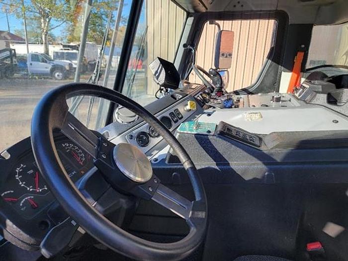 Used 2018 MACK AUTOMATED SIDE LOAD TRUCK