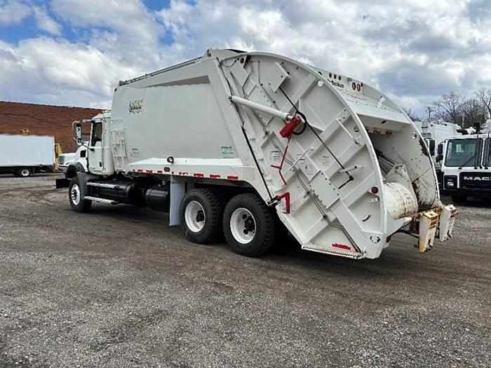 Used 2010 MACK REAR LOAD TRUCK