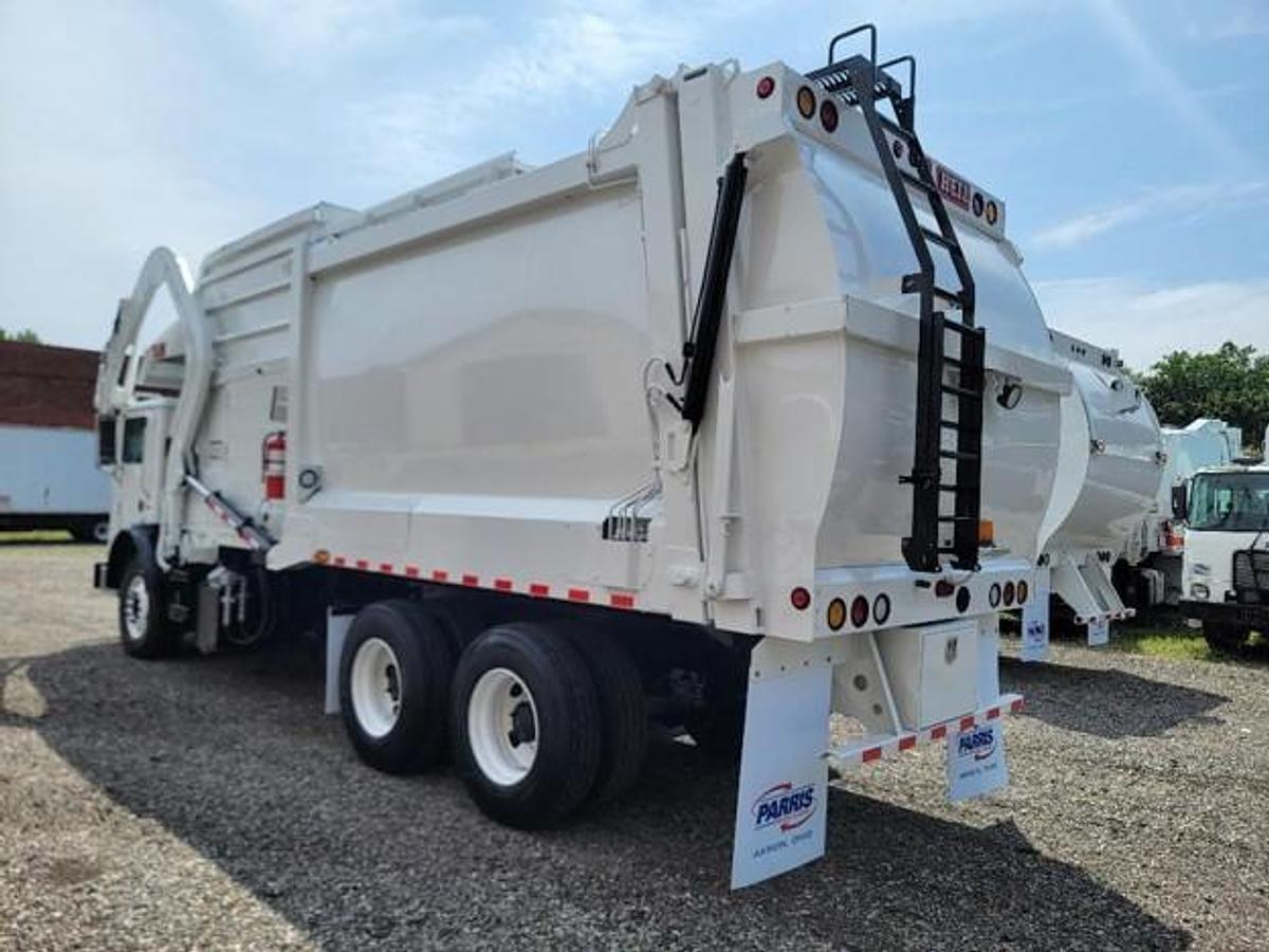 Used 2018 MACK FRONT LOAD TRUCK
