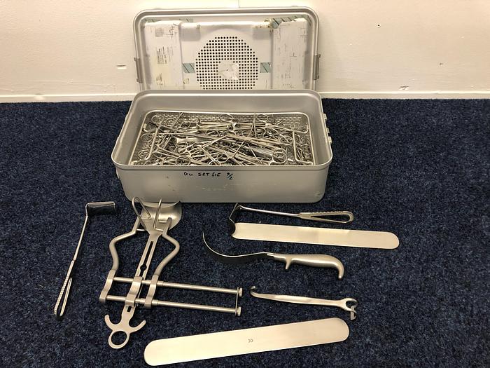 Used Surgical Instrument Set Basic Major in Autoclavable Case