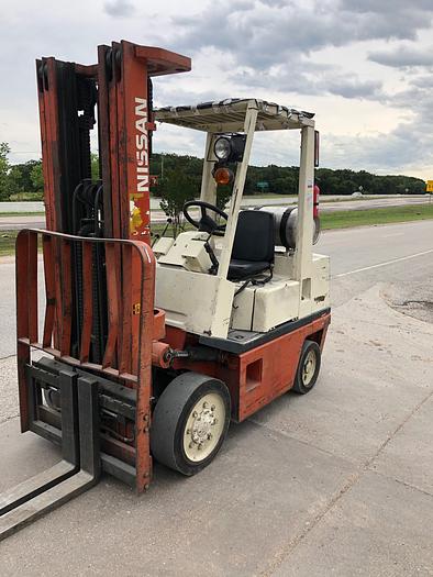 Used 2000 Nissan C5000