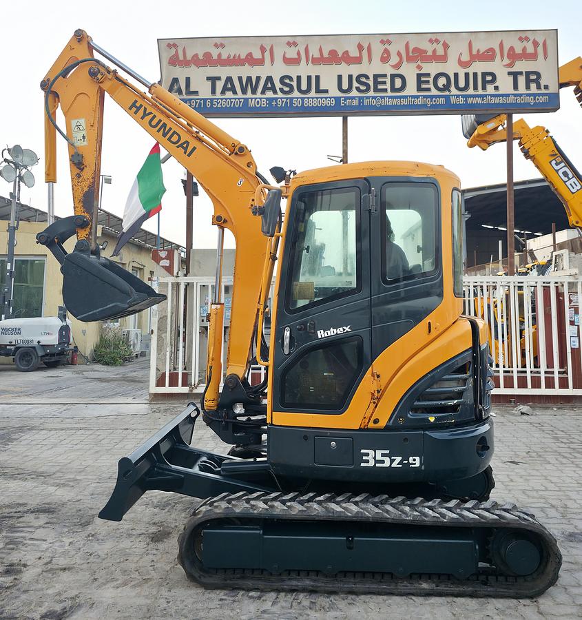 Used 2015 HYUNDAI ROBEX 35Z-9 