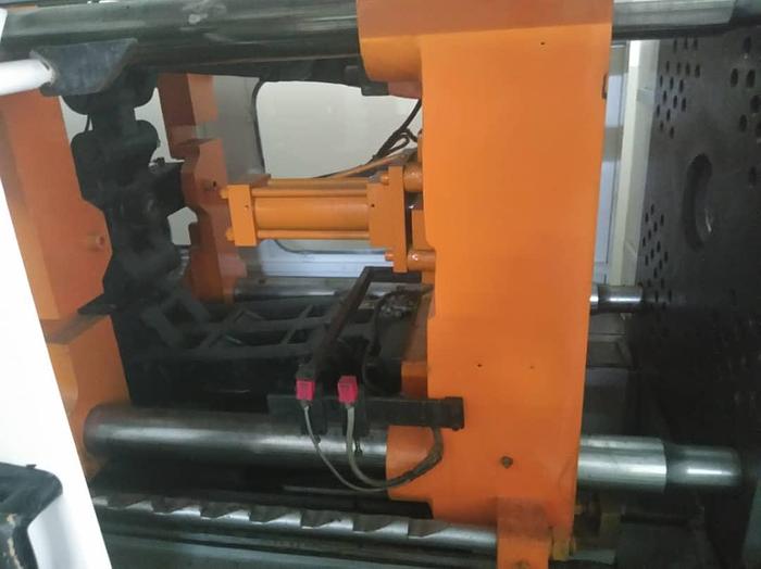 Used 2015 HUARONG HRN-160 PLASTIC INJECTION MOLDING MACHINE