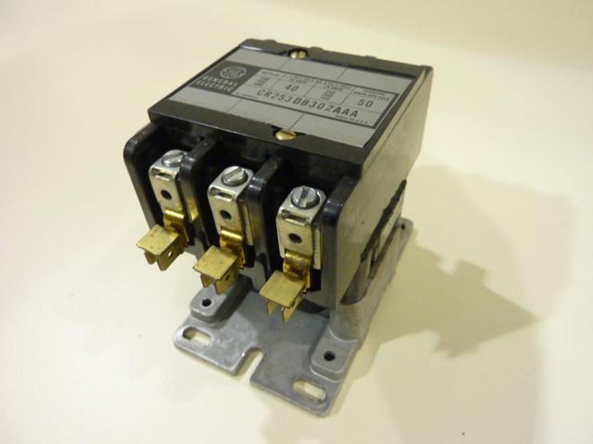Used GENERAL ELECTRIC / GE Contactor CR253DB302AAA Used