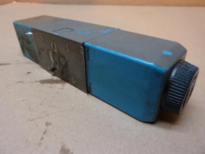 Used VICKERS Directional Valve DG4V-3-6C-M-U-HL7-60 Used
