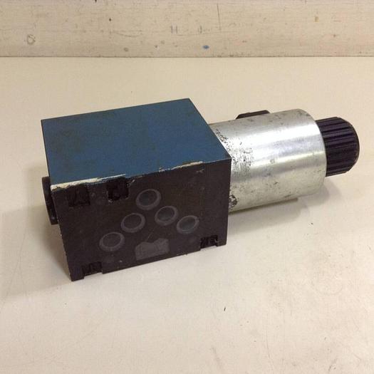 Used BOSCH Hydraulic Valve 0 810 001 825 #72603