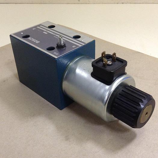 Used BOSCH Hydraulic Valve 0 810 001 830 USED #77335