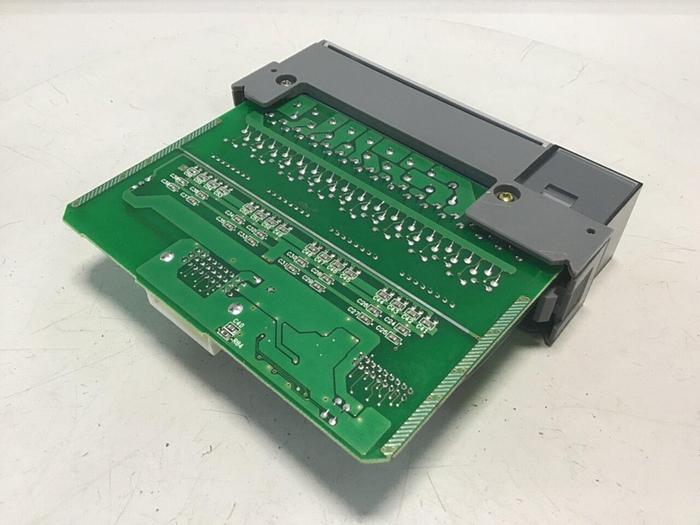 Used ALLEN BRADLEY Input Module 1746-IB16 SER C #127237