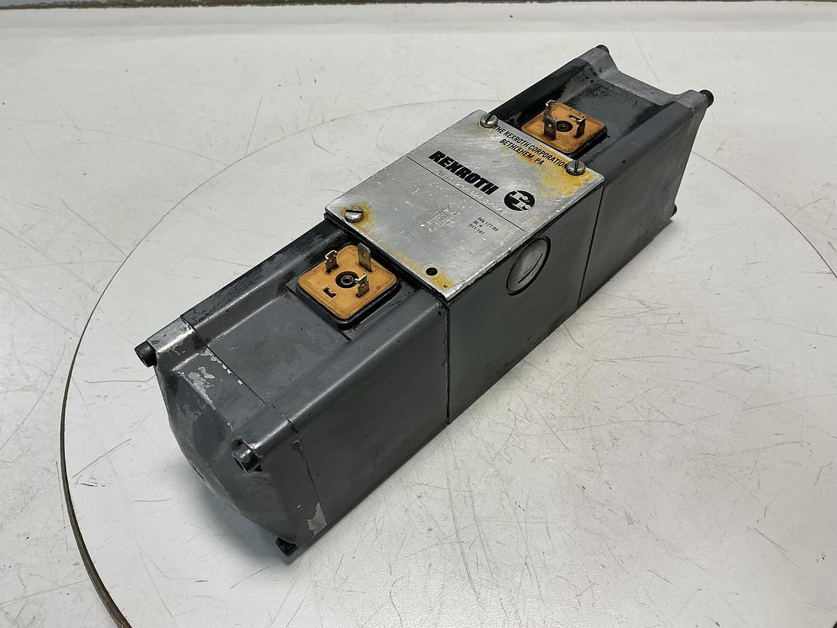 Used REXROTH 4WE10E21/AG24N9K4/V VALVE USED #151937