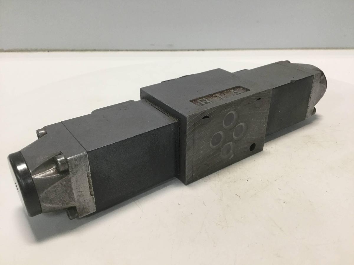 Used REXROTH Valve 4WE6J51AG24N9K4RM Used