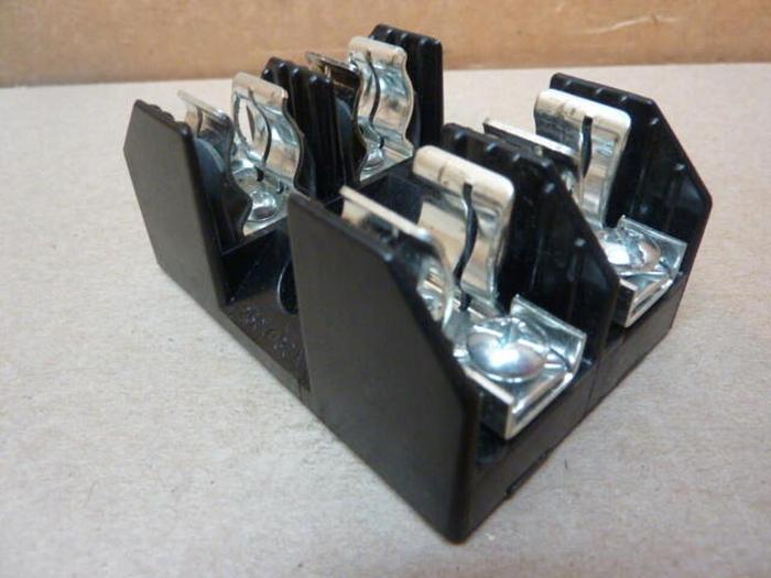 Used BUSS AUTOMATION 30 Amp Fuse Block R25030-2PR #31083