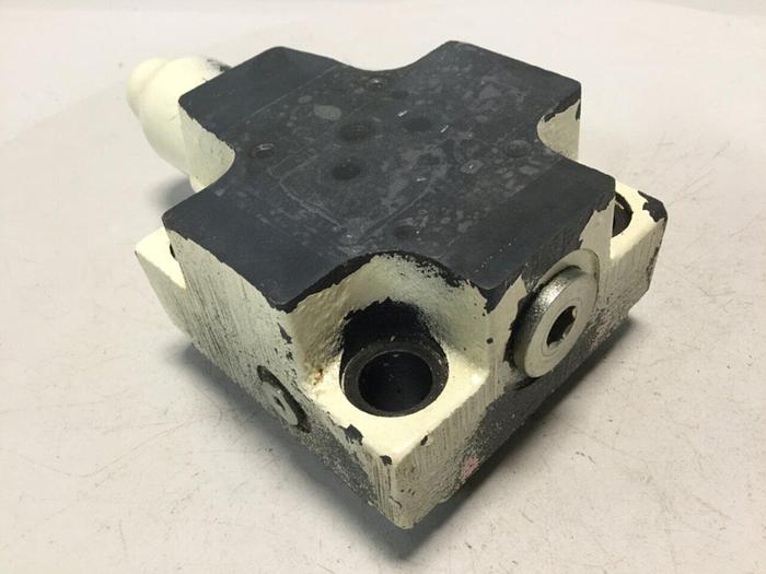 Used VICKERS Hydraulic Valve CVCS25C1S2W24510AP10 #104504