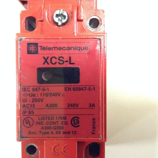 Used TELEMECANIQUE Interlock Switch XCS-L #68551