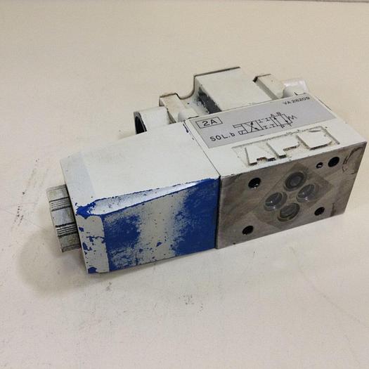 Used VICKERS Directional Control Valve DG4V32AMP7H7P1050 #80192
