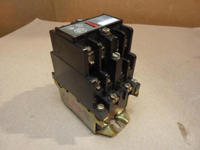 Used ALLEN BRADLEY AC Relay 700-N600A1 SER C #35931