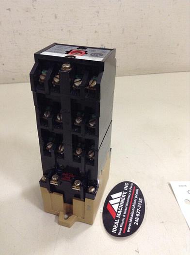 Used ALLEN BRADLEY AC Relay 700-P1200A1 SER B #75830