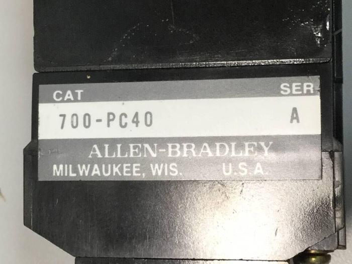 Used ALLEN BRADLEY AC Relay 700-P800A1 SER B #92940