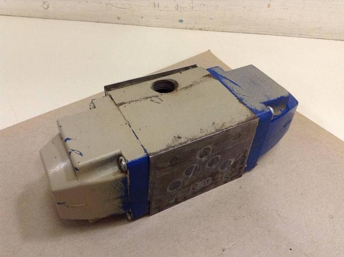 Used VICKERS Valve DG4S50CWT11 #67861