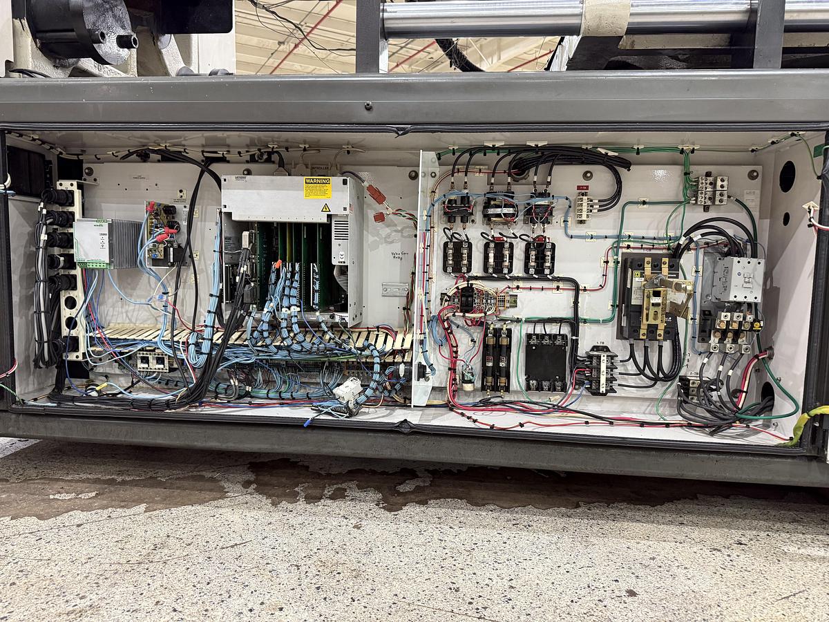 Used CINCINNATI MILACRON VT 300-29