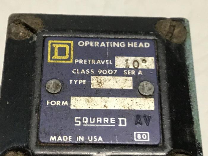 Used SQUARE D Limit Switch 9007-AEQ2724 #122136