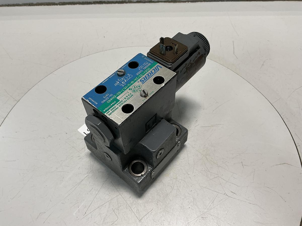 Used VICKERS DG4V-3S-2A-M-U-HL7-60-EN490