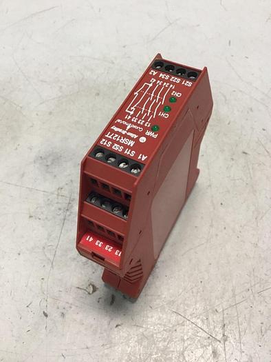 Used ALLEN BRADLEY Guardmaster Safety Relay 440R-N23126 SER C #140074