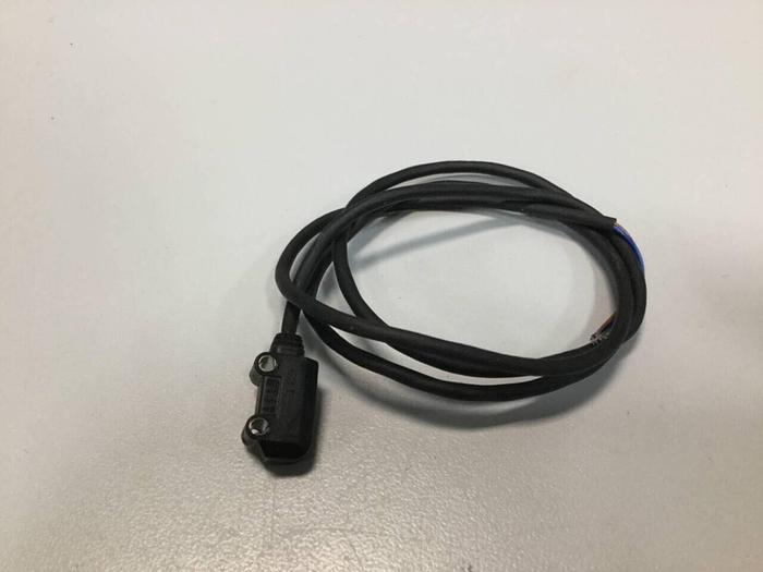 Used OMRON Photoelectric Sensor E3T-ST11 #99354