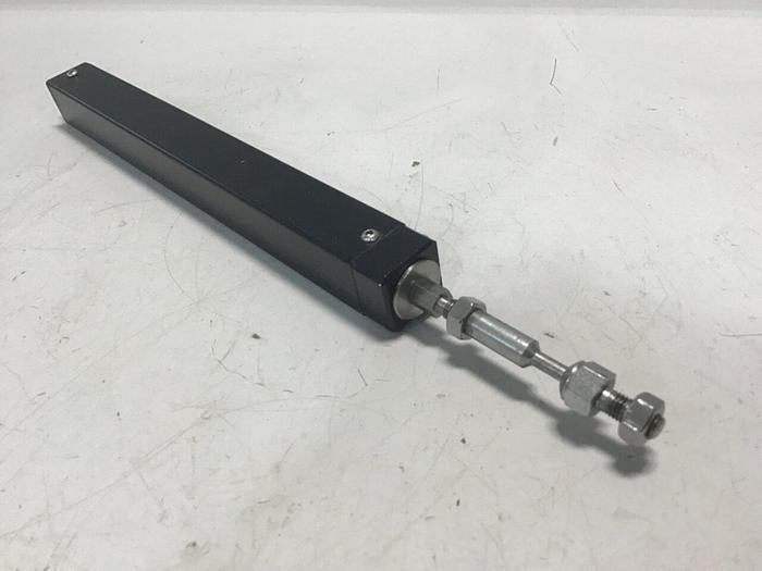 Used TRANSDUCERS DIRECT Linear Transducer TD390-5-6-W #124488