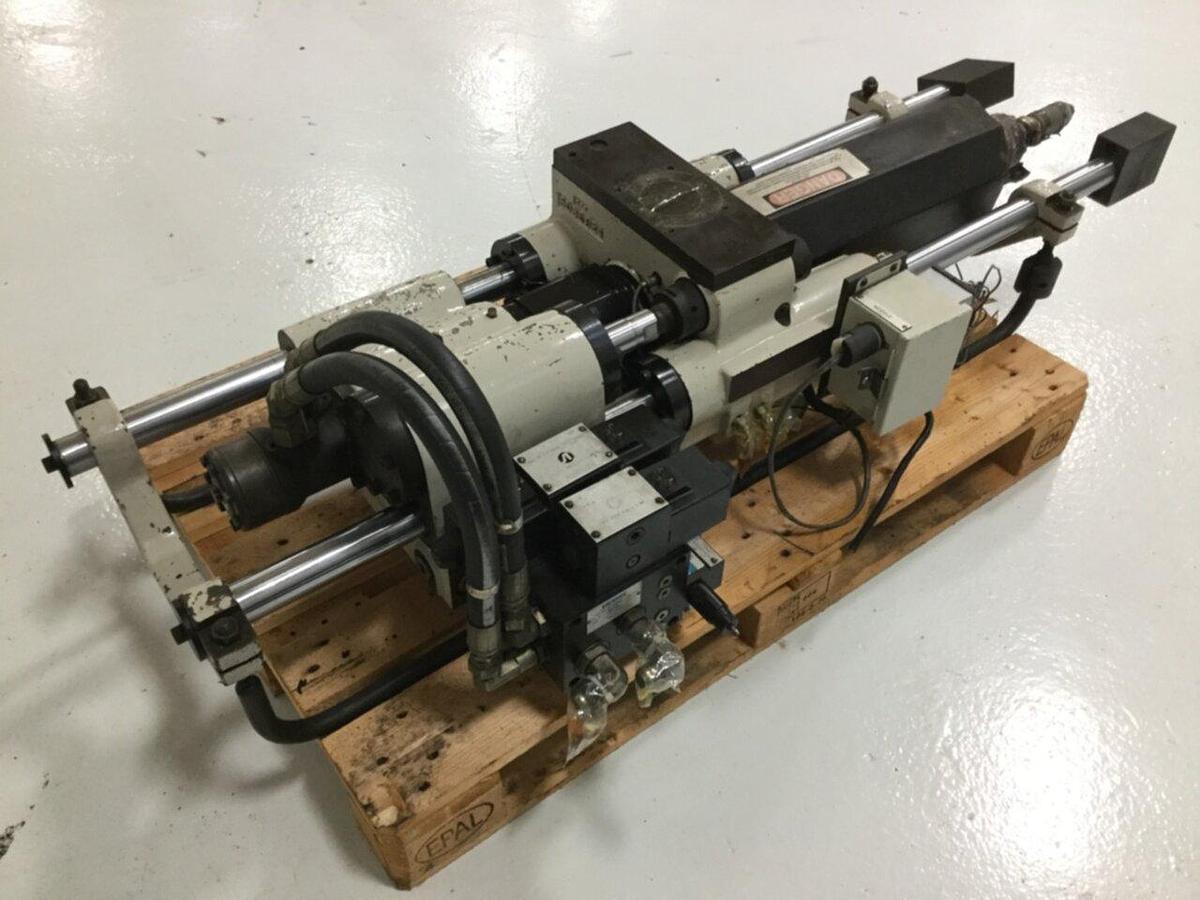 Used CINCINNATI MILACRON 2.97 Oz Injection Unit VS33-2.97 USED
