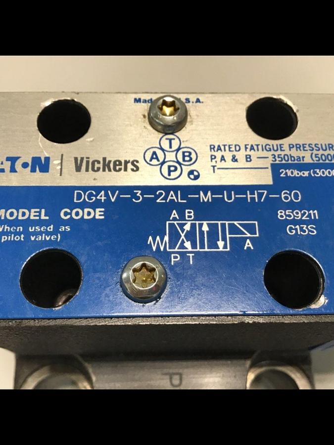 Used VICKERS Valve DG4V32ALMUH760 USED