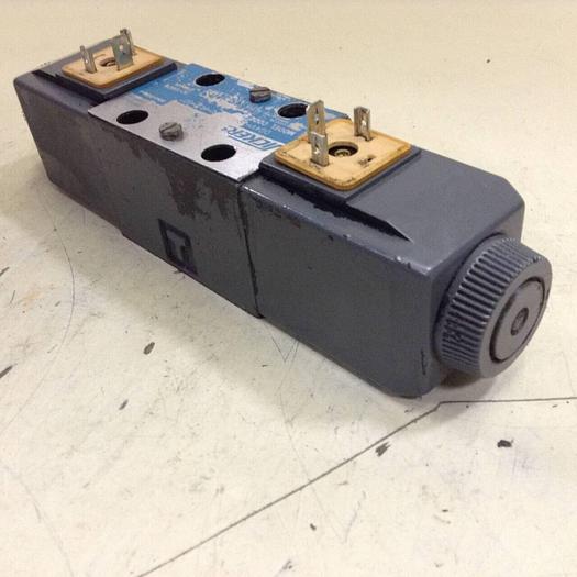 Used VICKERS Directional Valve DG4V-3-6C-M-U-HL7-60 Used