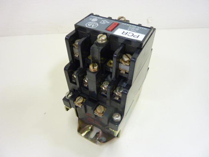 Used ALLEN BRADLEY AC Relay 700-N400A1 SER C #44201