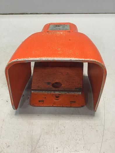 Used LINEMASTER Hercules Foot Switch 532-SWH #140632