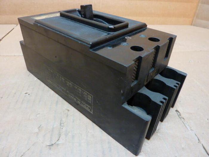 Used WESTINGHOUSE 15 Amp Circuit Breaker 1222032 #28456