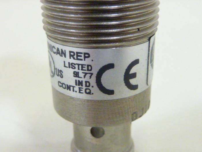 Used ALLEN BRADLEY Proximity Switch 872C-D8NP18-D4 #45384