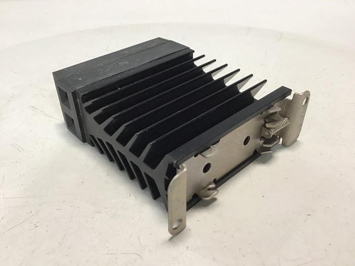 Used CONTINENTAL INDUSTRIES Solid State Relay RSDA-660-25-1DE #134774