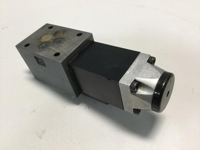 Used REXROTH Solenoid Valve 4WE6D51AG24N9K4V #110732