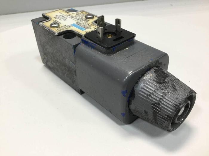 Used VICKERS Directional Control Valve DG4V32AMUH940 #98855