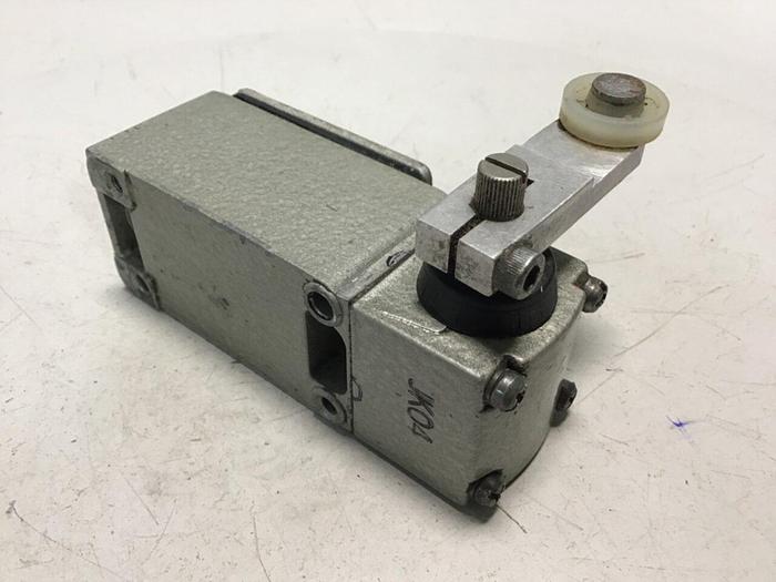 Used TELEMECANIQUE Limit Switch C3JK04 #121647