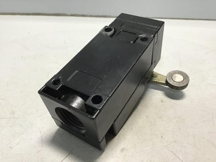 Used SQUARE D Limit Switch 9007-AEQ2699 #121440