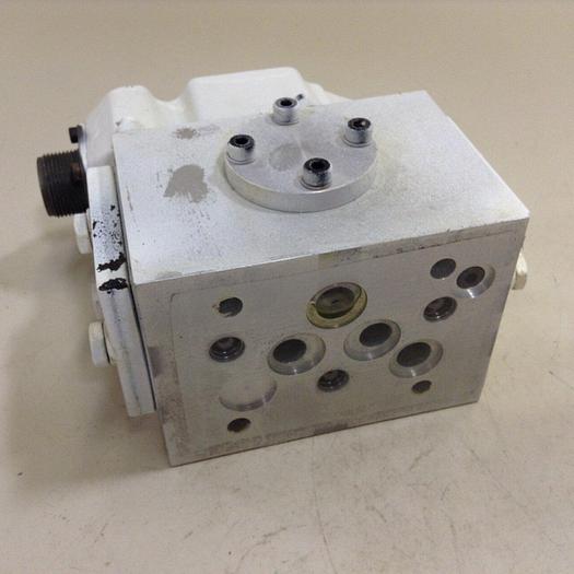 Used MOOG Servo Valve J631A064 Used