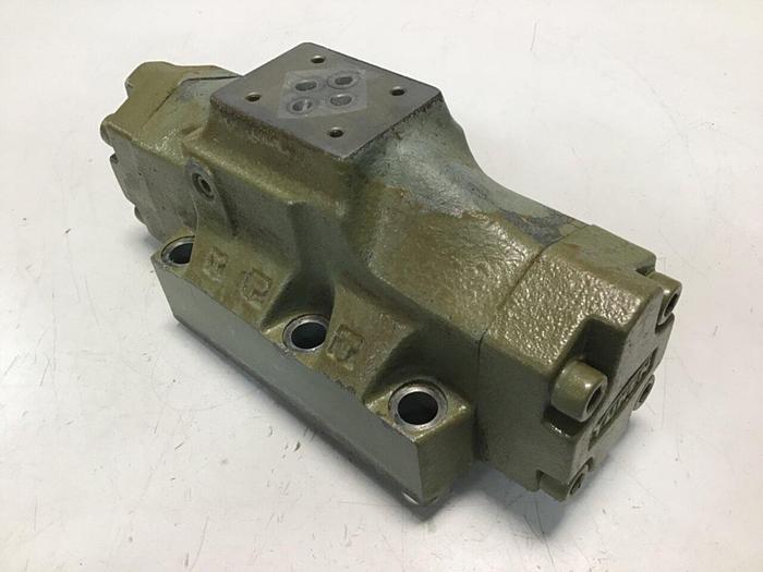 Used YUKEN Directional Valve DHG-06-3C70-E-5058 #115410