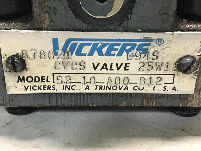 Used VICKERS Valve DG4V-3-2A-M-U-HL7-60 #132260
