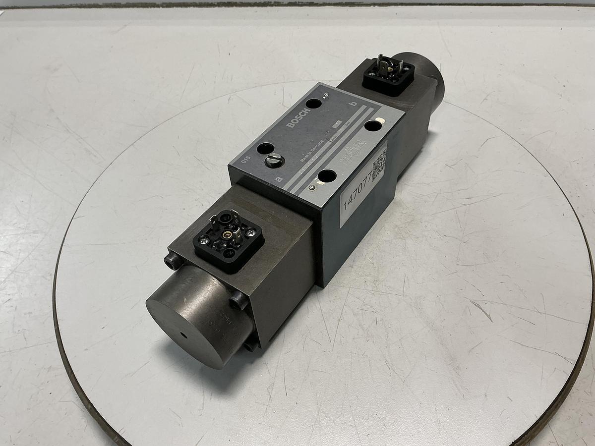 Used BOSCH 0 811 404 843 Valve Used #147977