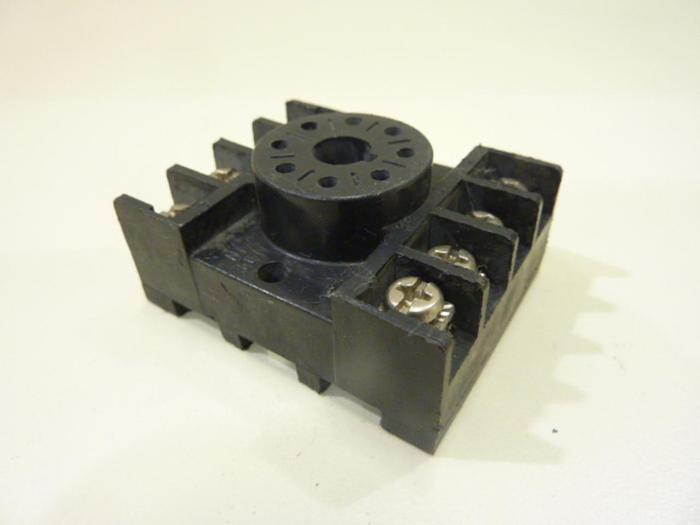 Used ALLEN BRADLEY Relay Socket 700-HN125 SER A #43355