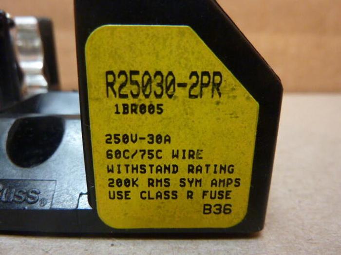 Used BUSS AUTOMATION 30 Amp Fuse Block R25030-2PR #31083